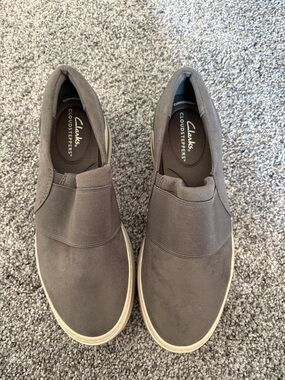 Clarks Women’s Gray Slip-On Cloudsteppers Loafers